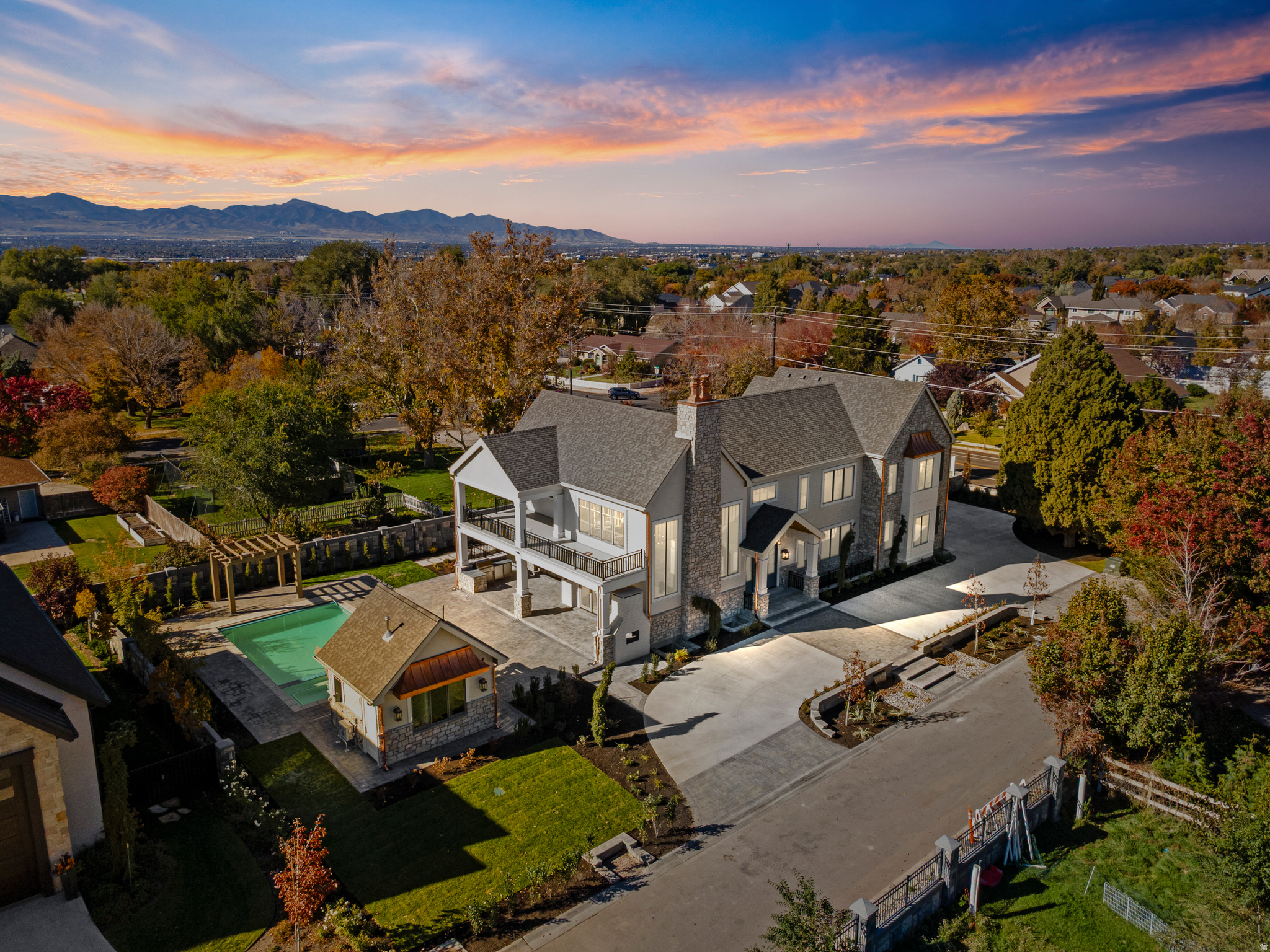 VIKING COURT - Residential