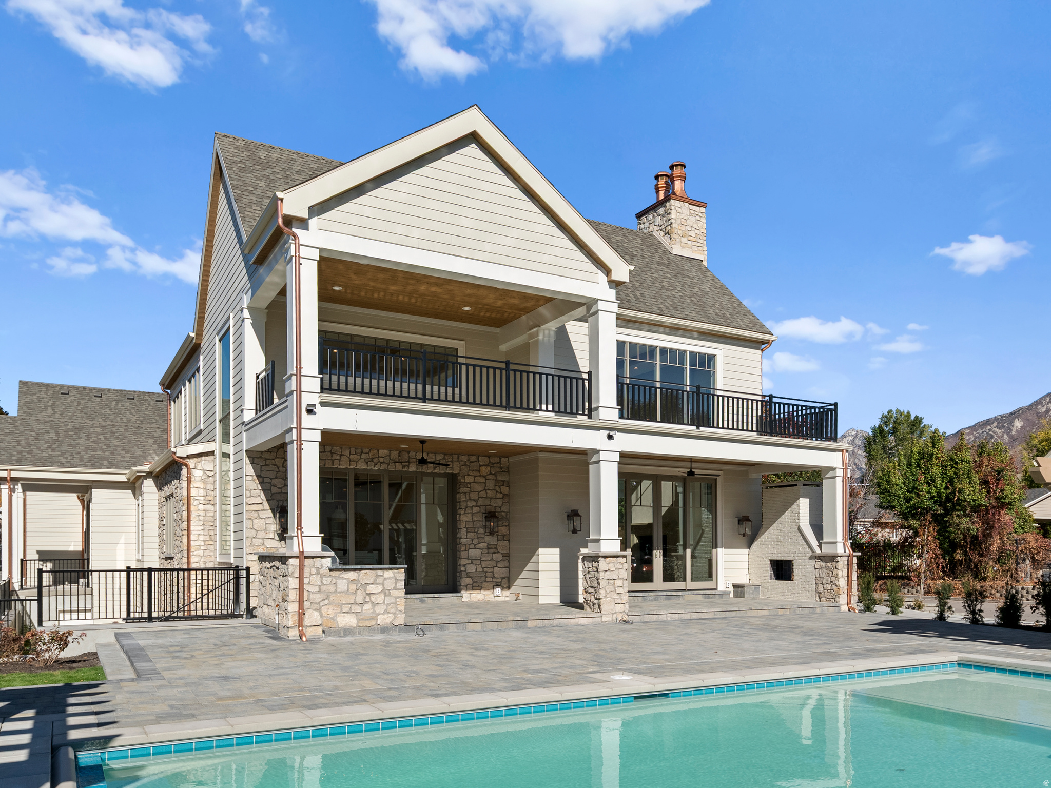 VIKING COURT - Residential