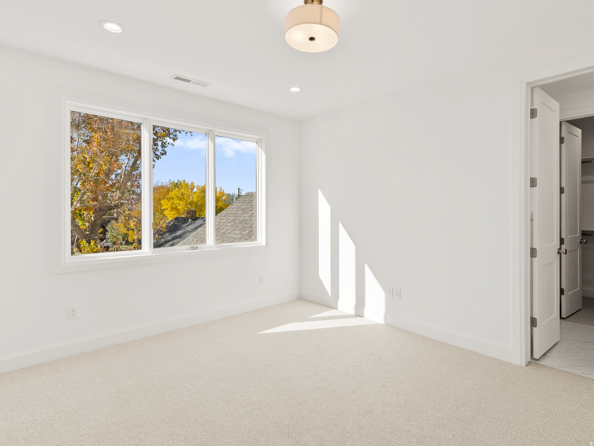 VIKING COURT - Residential