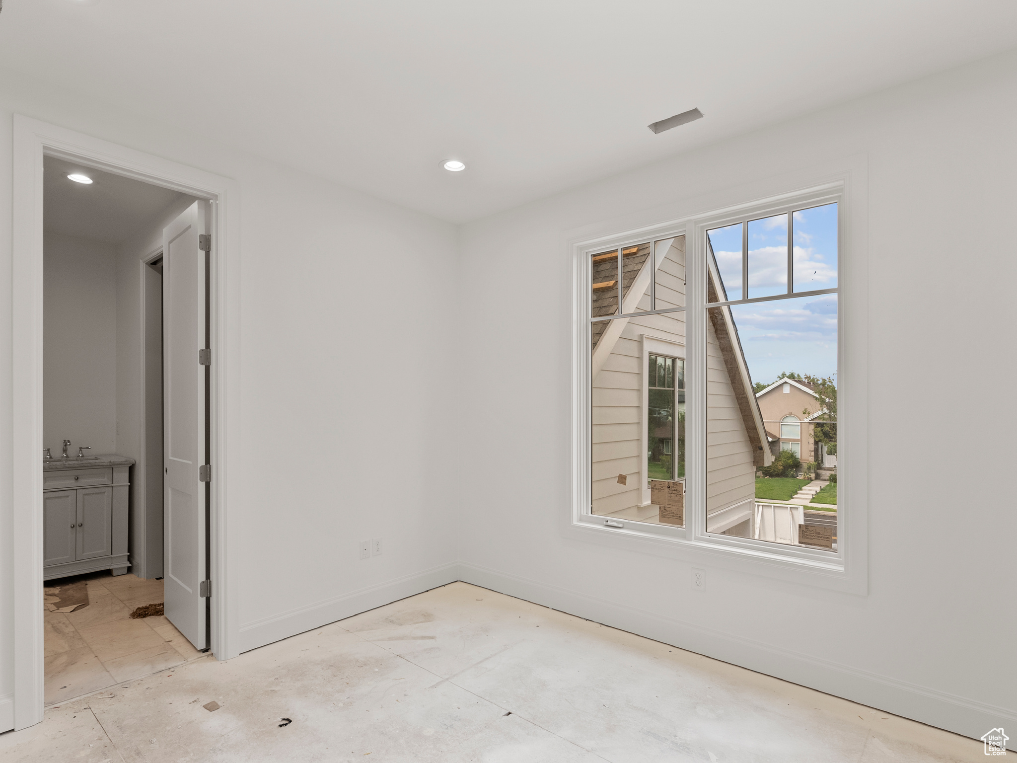 VIKING COURT - Residential