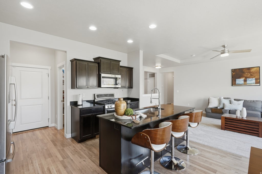Photo of 699 S JUBILEE DR, Saratoga Springs, UT 84045 (MLS # 2173637)