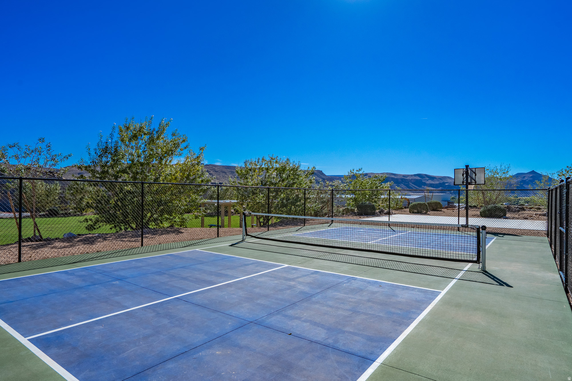 HURRICANE HEIGHTS TOWNHOMES - Residential