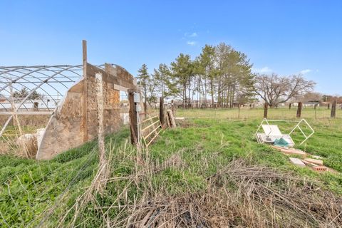 Tiny photo for 1198 N 3000 W, Clinton, UT 84015 (MLS # 2145850)