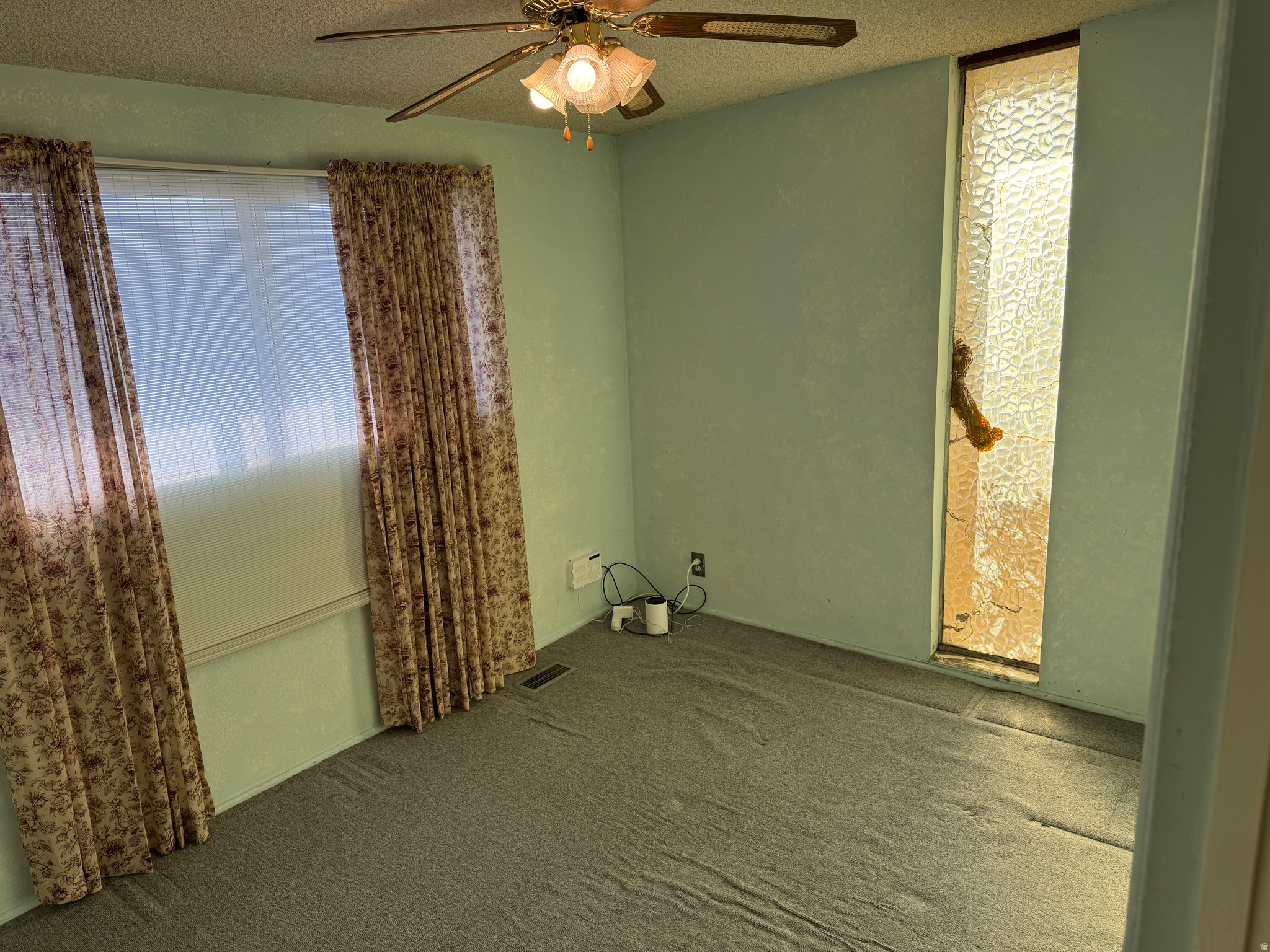 COUNTRY SQUIRE ESTATES - Residential