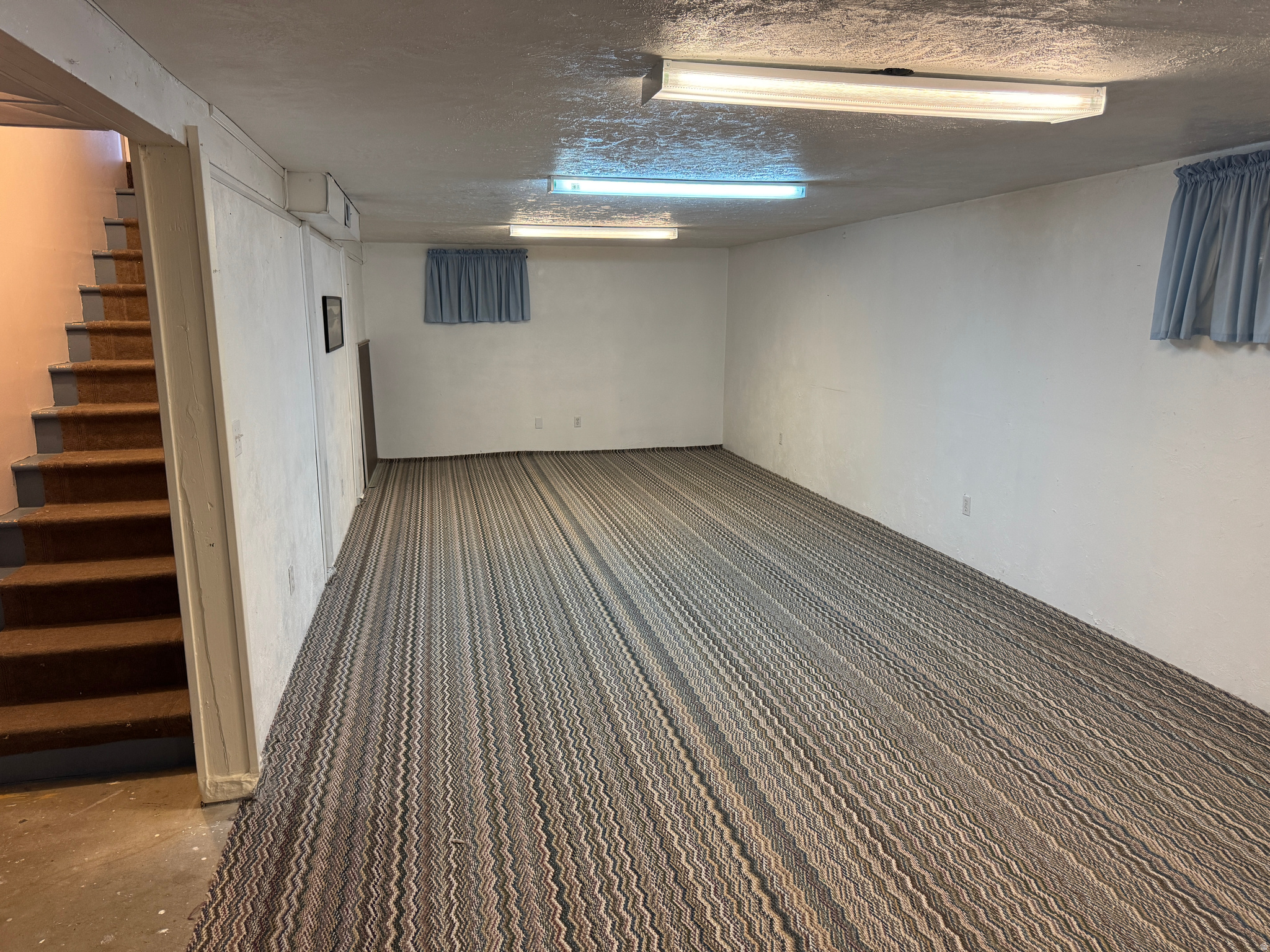 COUNTRY SQUIRE ESTATES - Residential