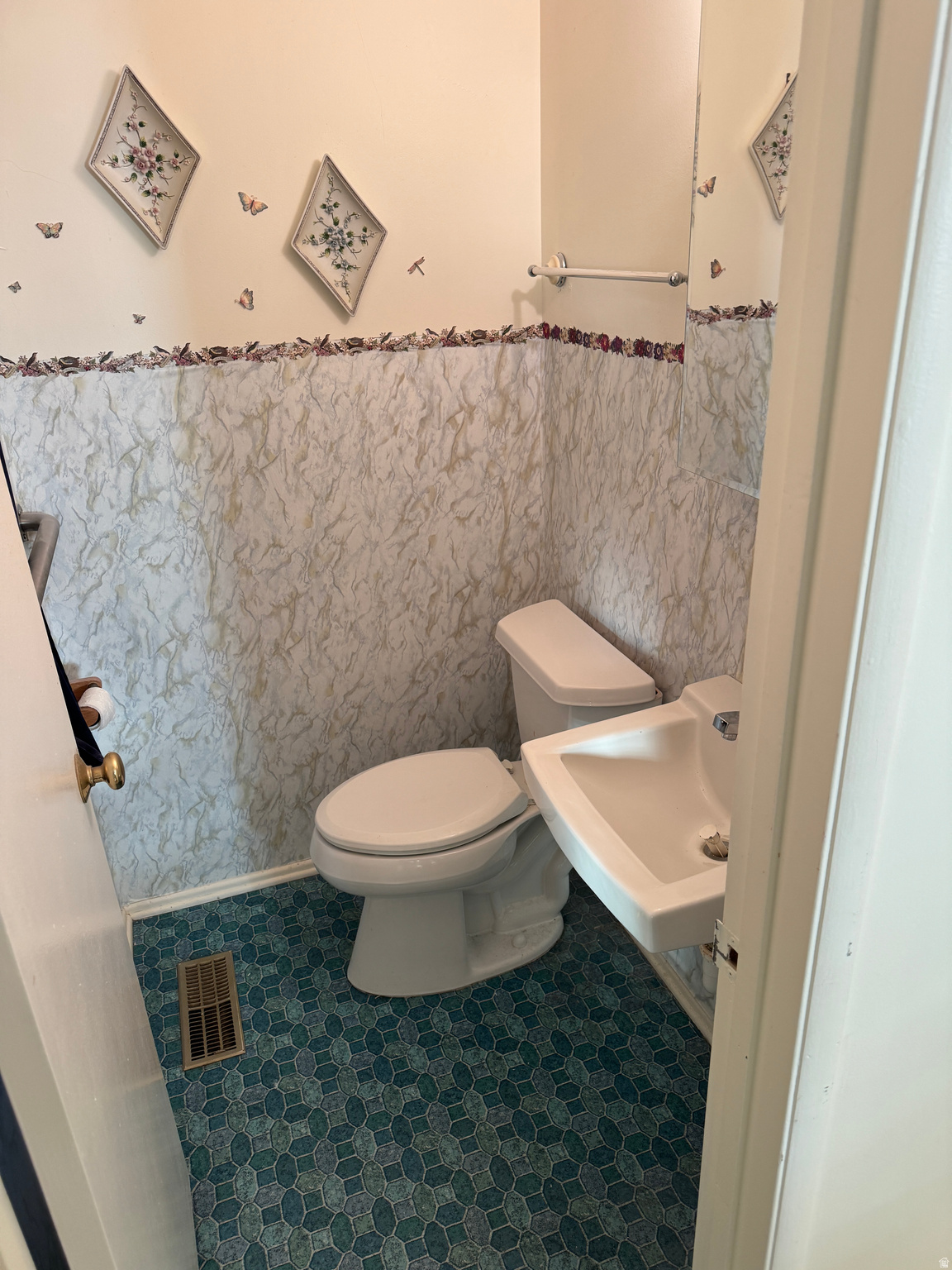 COUNTRY SQUIRE ESTATES - Residential