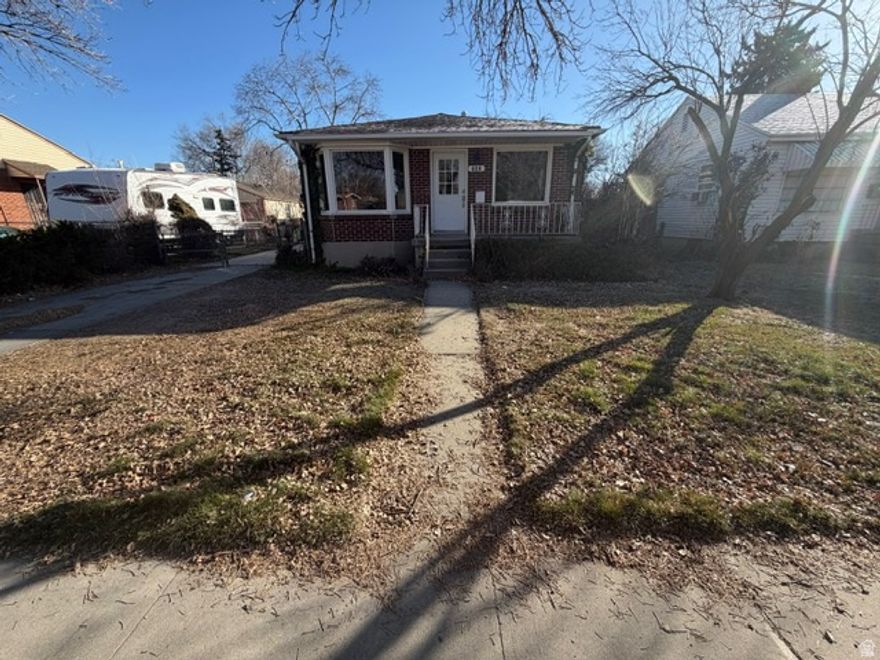 A Beautiful newly remodeled 4 bedroom 2 bath home in a quiet neighborhood.  It has a Basement entry that can be used as a mother-in-law or and ADU apartment.  It is close to Downtown Salt Lake City.  Easy access to the freeway. It is ready to for you to move in.