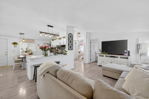 Mobile Home For Sale - 160 Cushing Way<br/> Layton, UT 84041