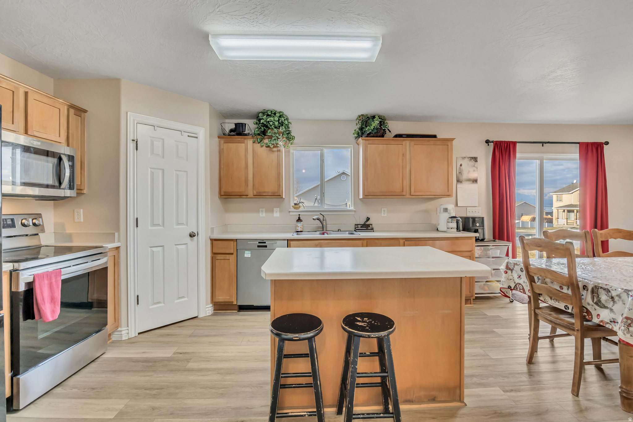 LAKE MOUNTAIN ESTATES - Residential