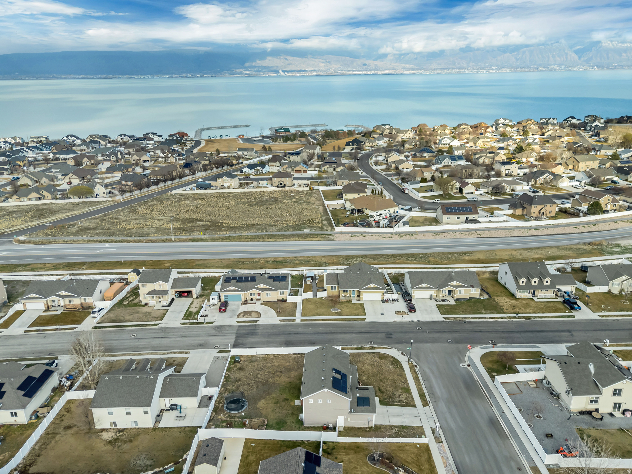 LAKE MOUNTAIN ESTATES - Residential