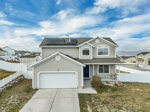 Photo of 58 W BERMUDA DR, Saratoga Springs, UT 84045 (MLS # 2140889)