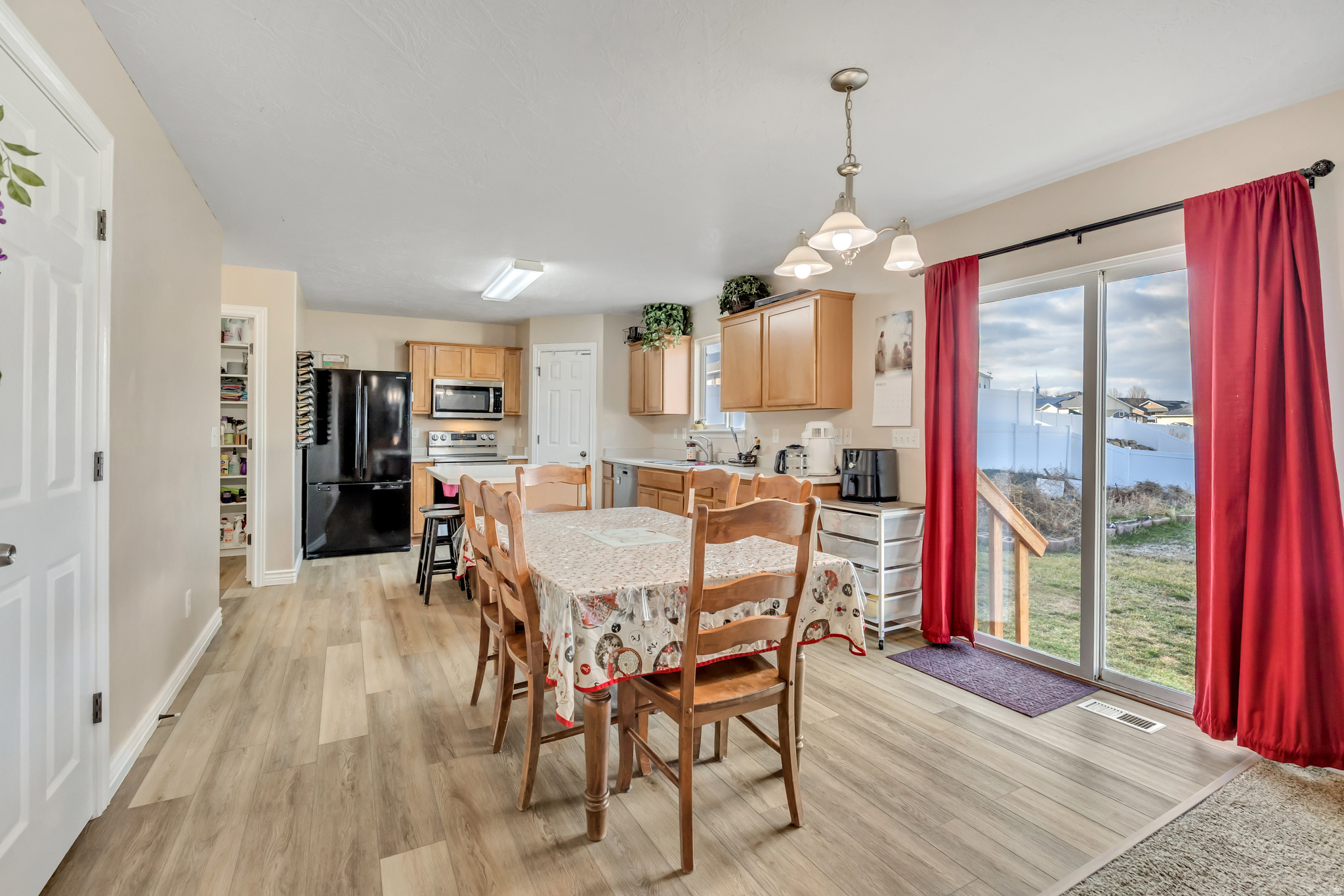 LAKE MOUNTAIN ESTATES - Residential