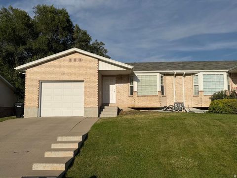 Photo of 1563 S 600 E, Springville, UT 84663 (MLS # 2169785)