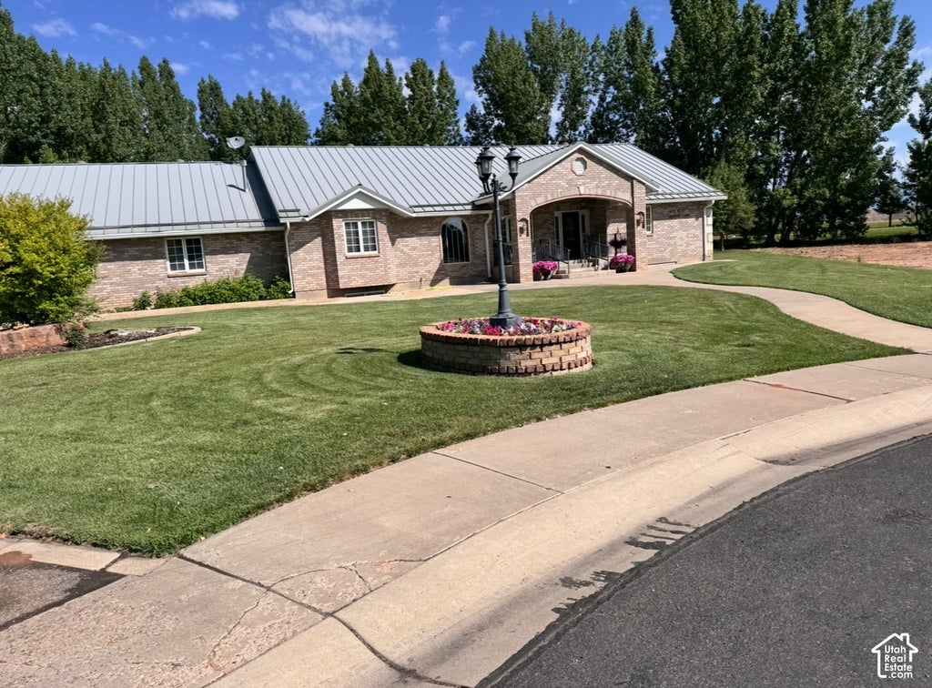 Photo of 1476 W MEMORY LN, Roosevelt, UT 84066 (MLS # 2192528)