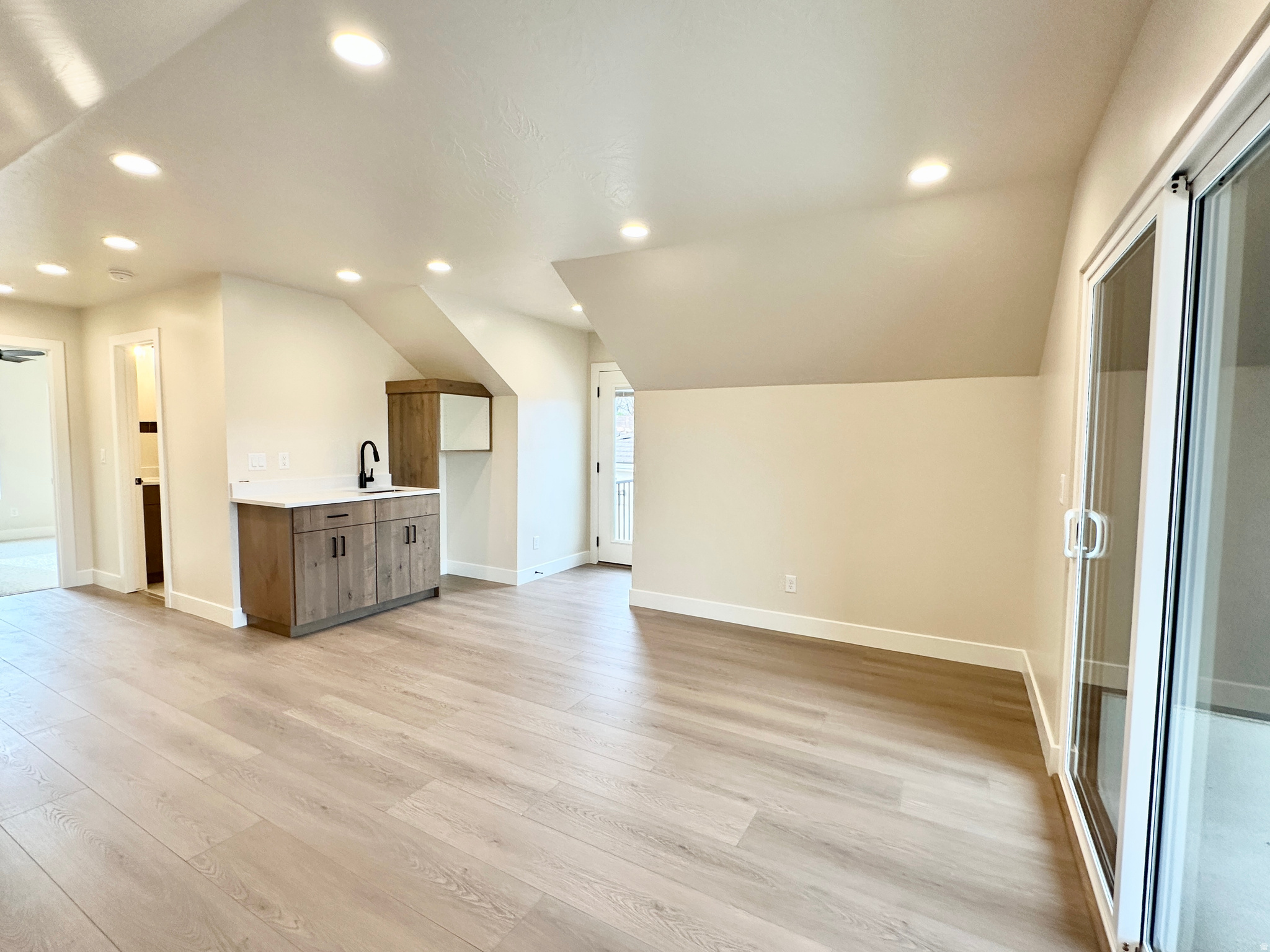 FALCON RIDGE - Residential