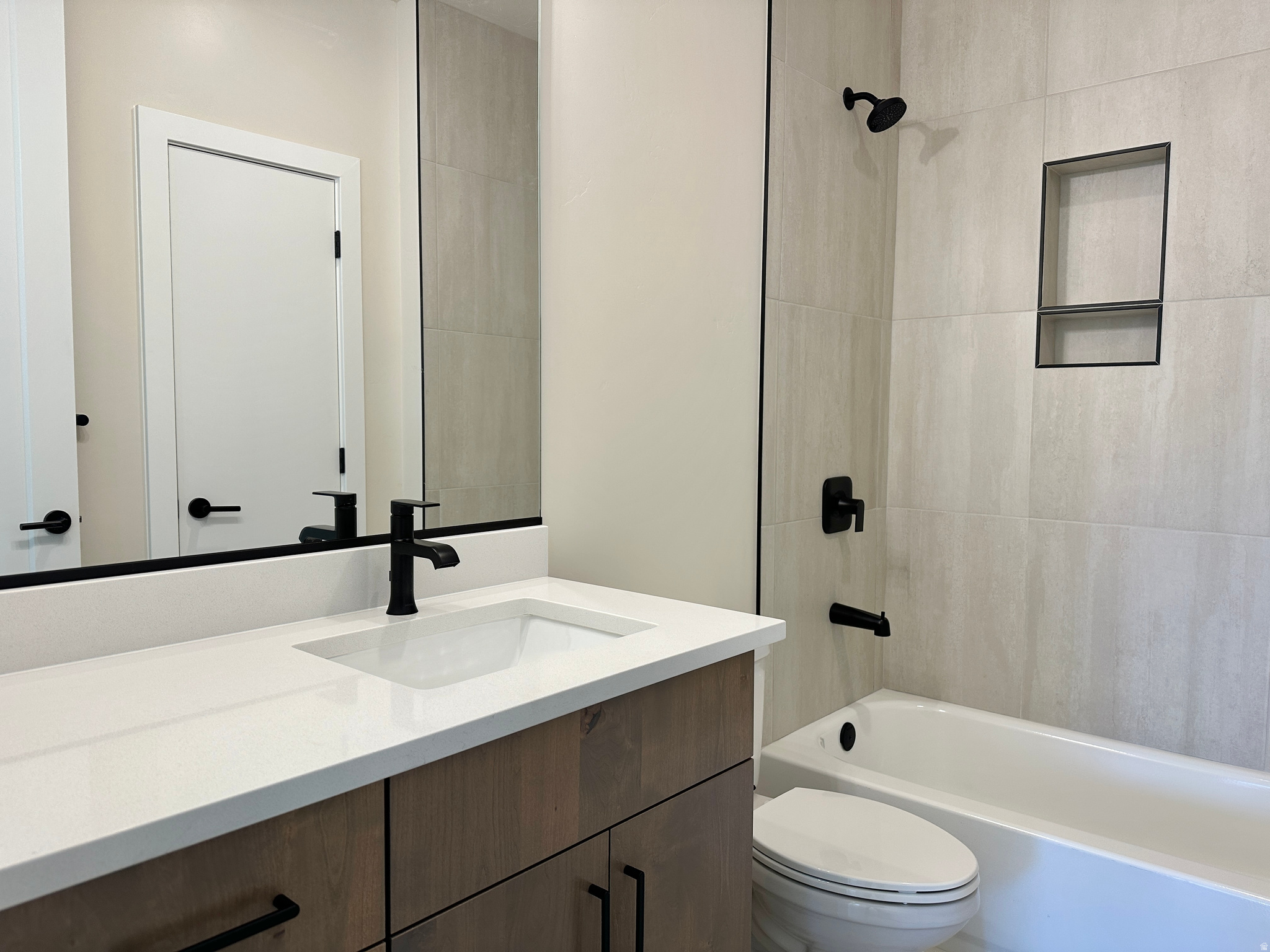 FALCON RIDGE - Residential