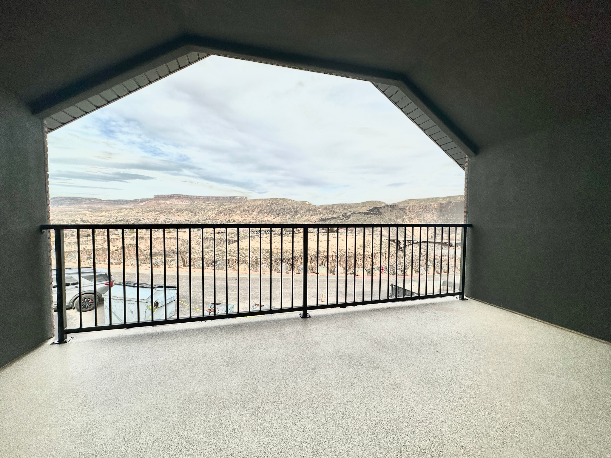 FALCON RIDGE - Residential