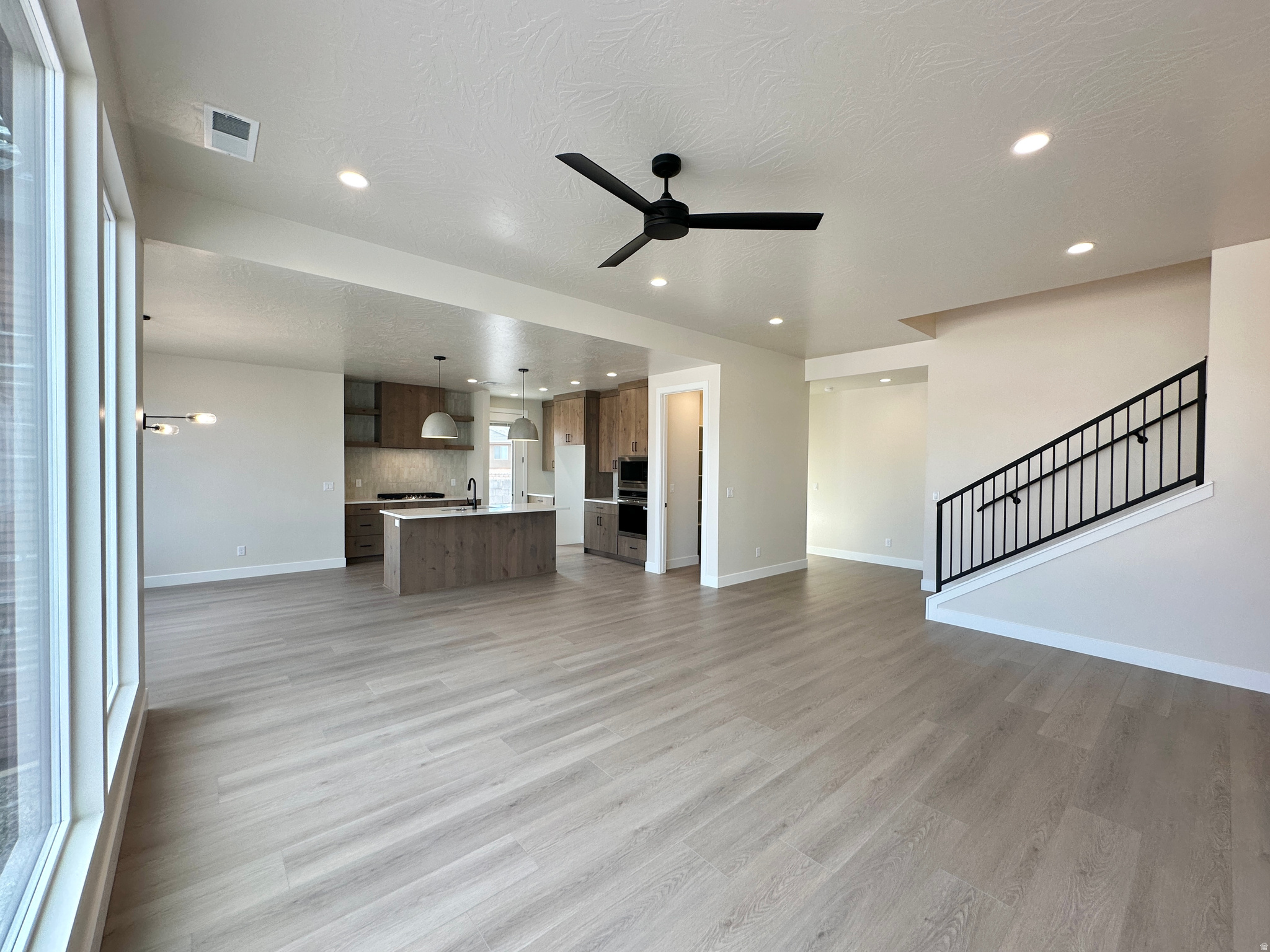 FALCON RIDGE - Residential