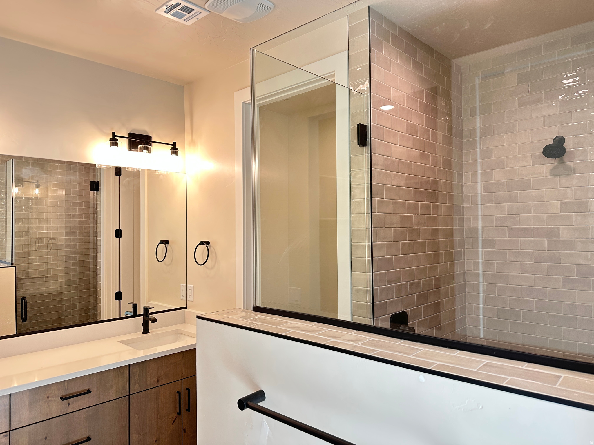 FALCON RIDGE - Residential