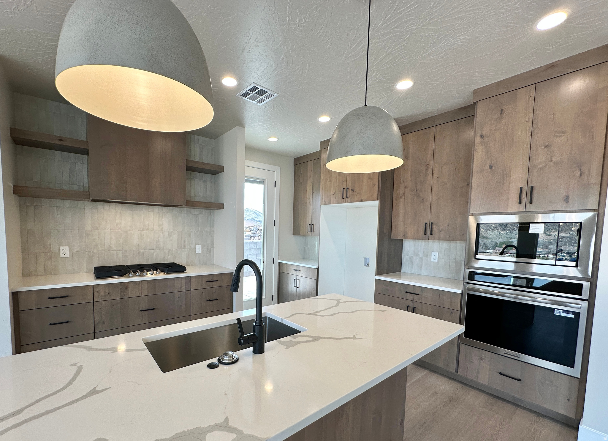 FALCON RIDGE - Residential