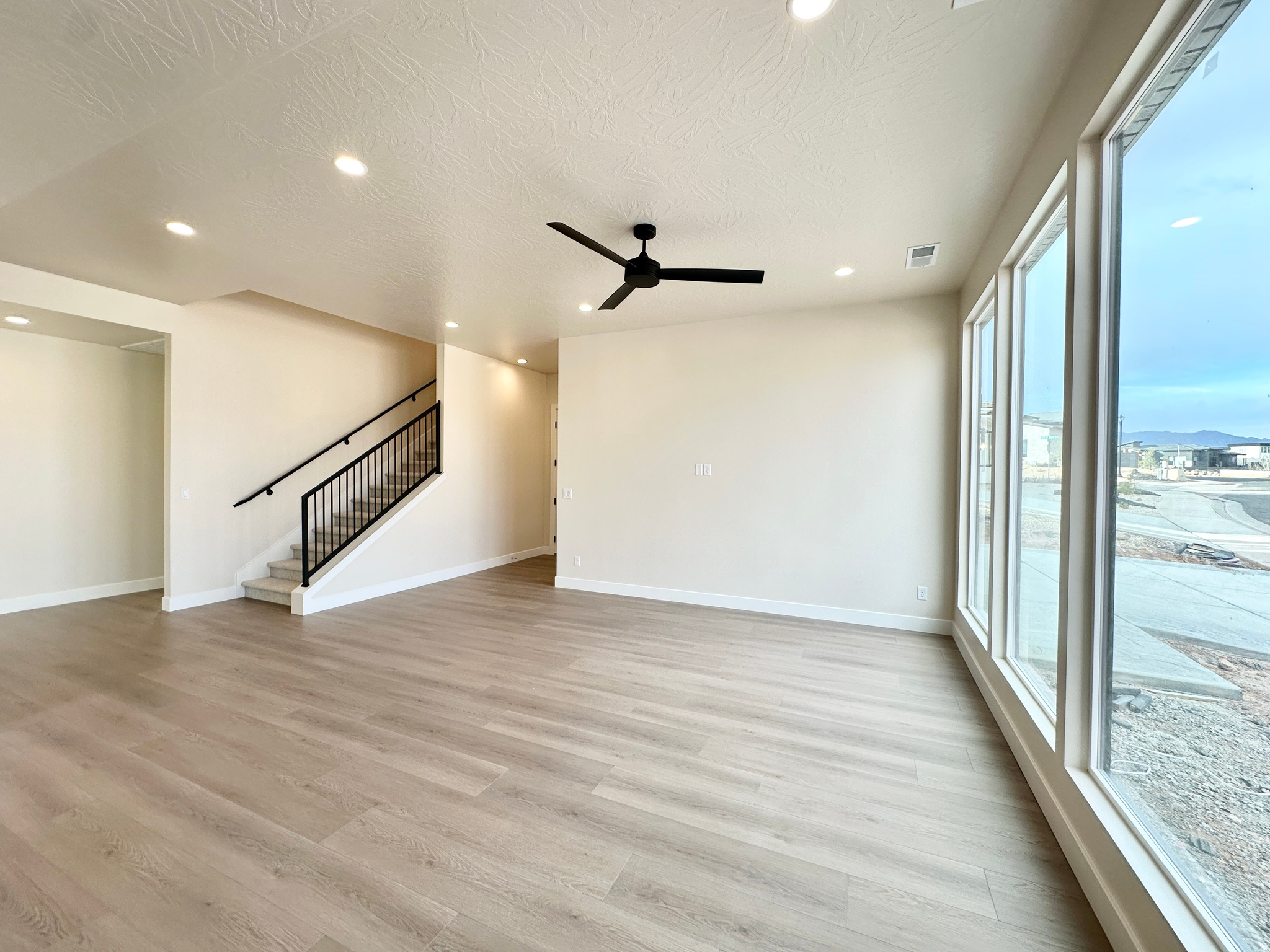 FALCON RIDGE - Residential