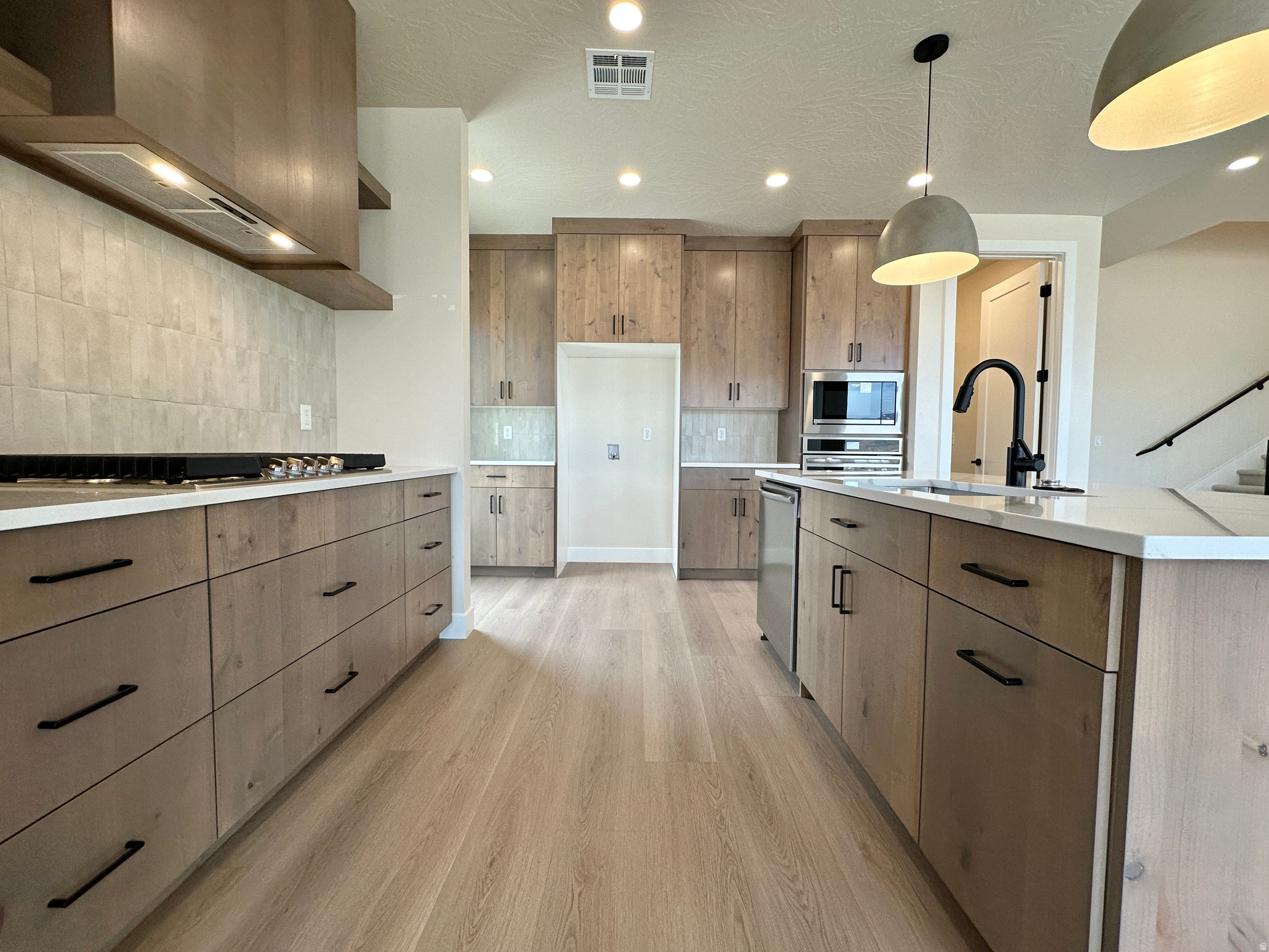 FALCON RIDGE - Residential