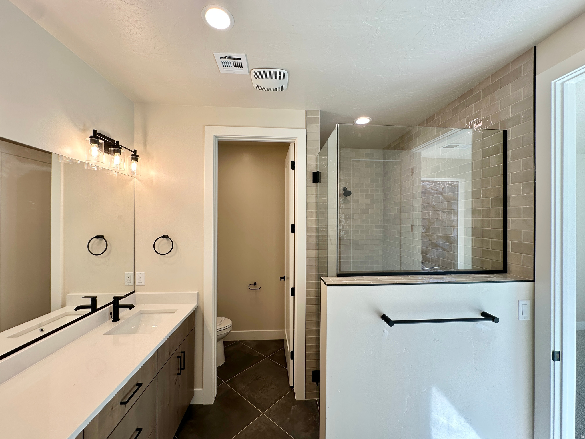 FALCON RIDGE - Residential