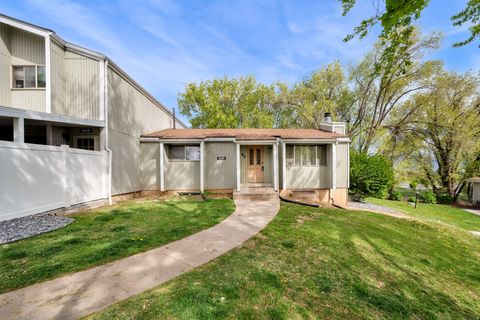 Photo of 865 S 1650 E #A, Clearfield, UT 84015 (MLS # 2148947)