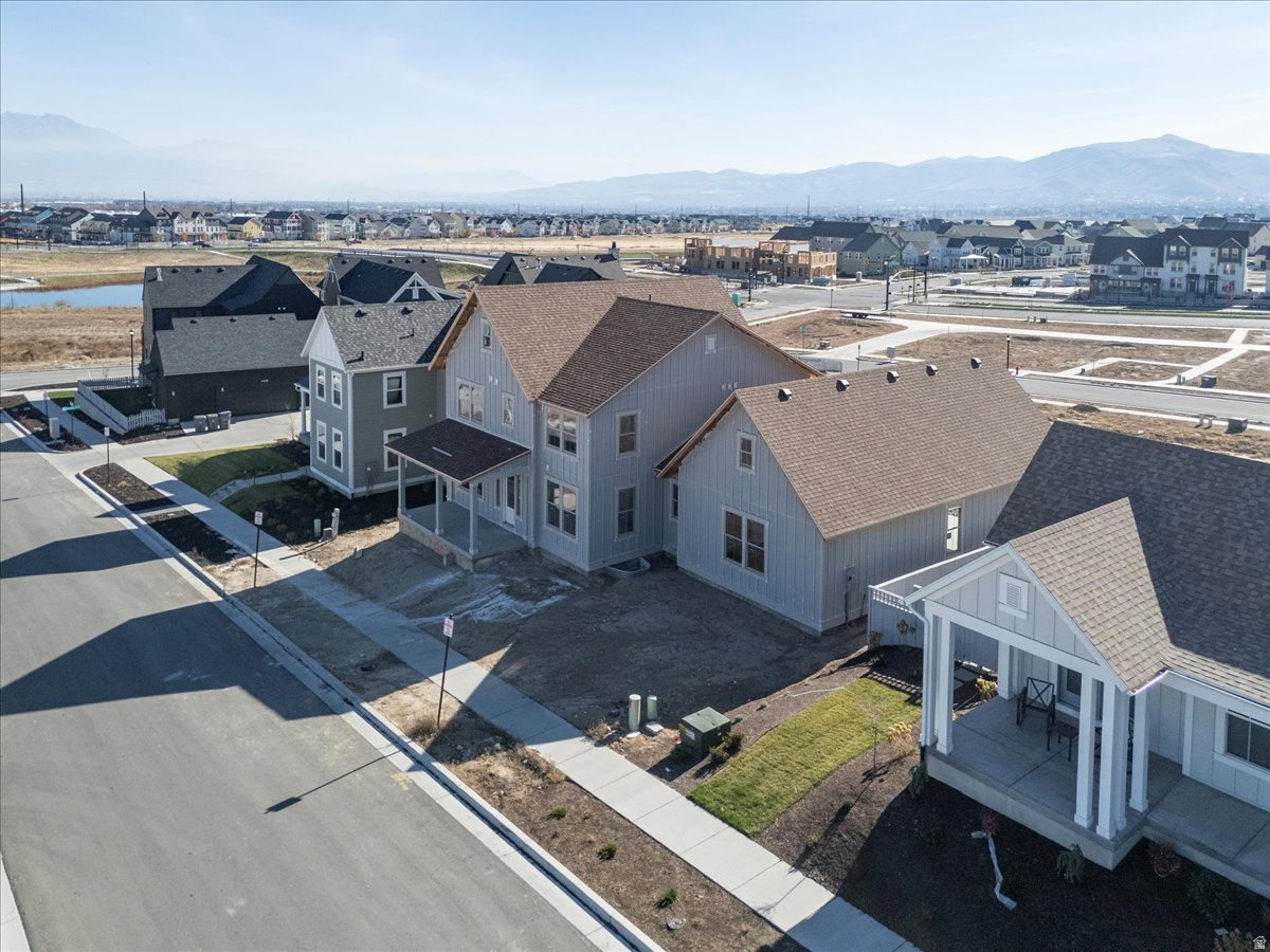 DAYBREAK - Residential