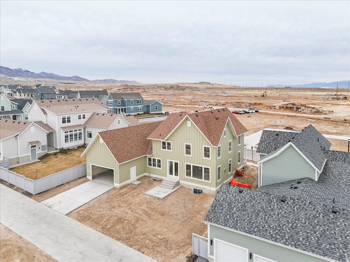 DAYBREAK - Residential