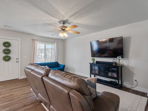 Tiny photo for 920 N CENTER ST, Santaquin, UT 84655 (MLS # 2135123)