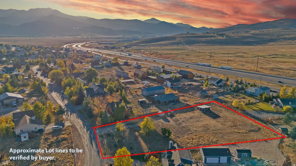 Photo of 295 E COUNTRYSIDE CIR, Kimball Junction, UT 84098 (MLS # 2133989)