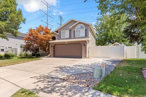 Tiny photo for 1441 BRIDGEVIEW DR, Layton, UT 84041 (MLS # 2148320)