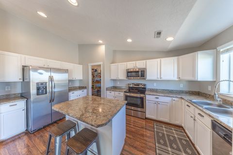 Tiny photo for 1029 N BEXLEY DR, North Salt Lake, UT 84054 (MLS # 2135110)