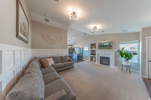 Tiny photo for 1029 N BEXLEY DR, North Salt Lake, UT 84054 (MLS # 2135110)