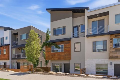 Photo of 506 W 2200 N, Layton, UT 84041 (MLS # 2157054)