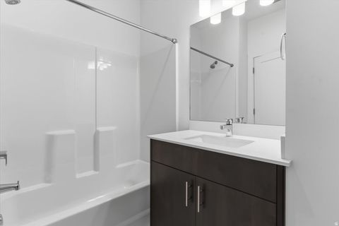 Tiny photo for 506 W 2200 N, Layton, UT 84041 (MLS # 2157054)