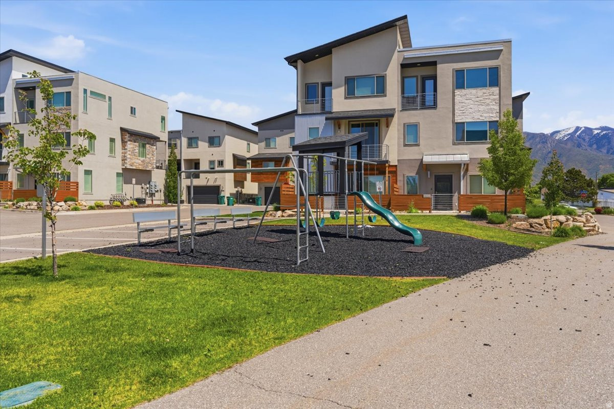 SUNRIVER TOWNHOMES - Residential