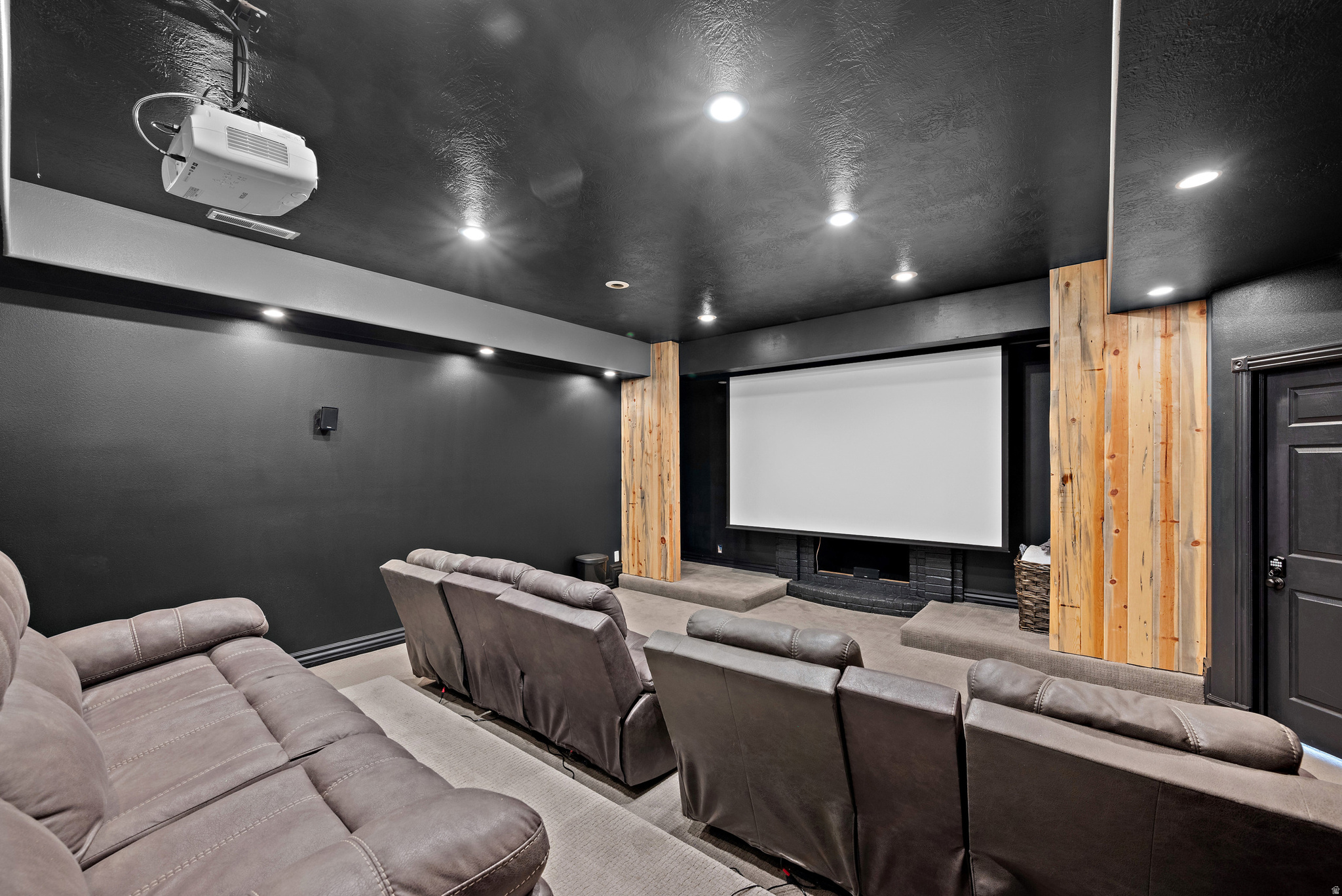 DIAMOND MEADOWS - Residential