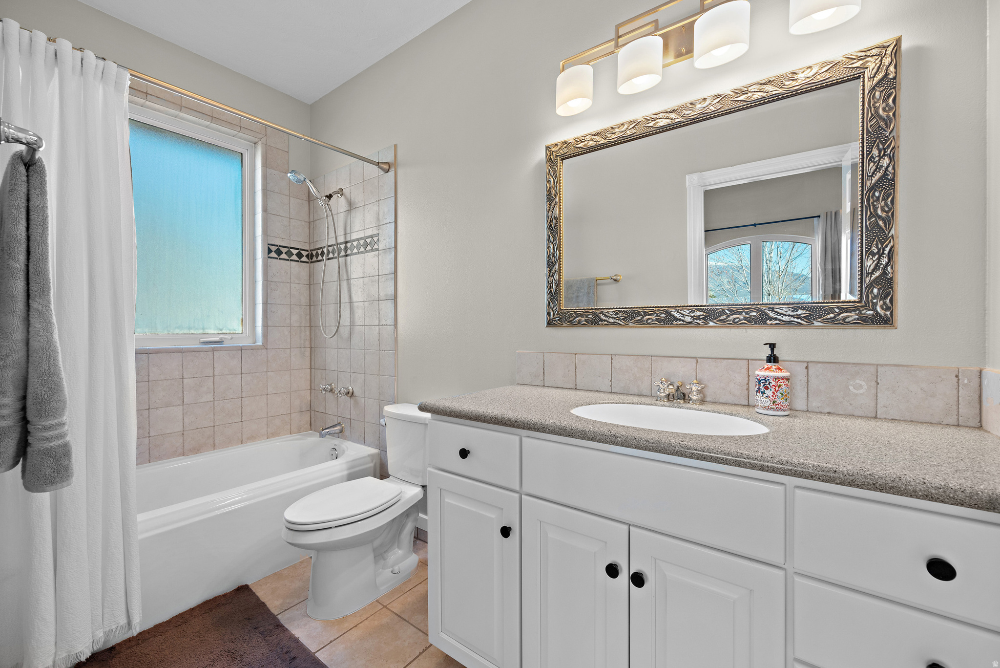 DIAMOND MEADOWS - Residential