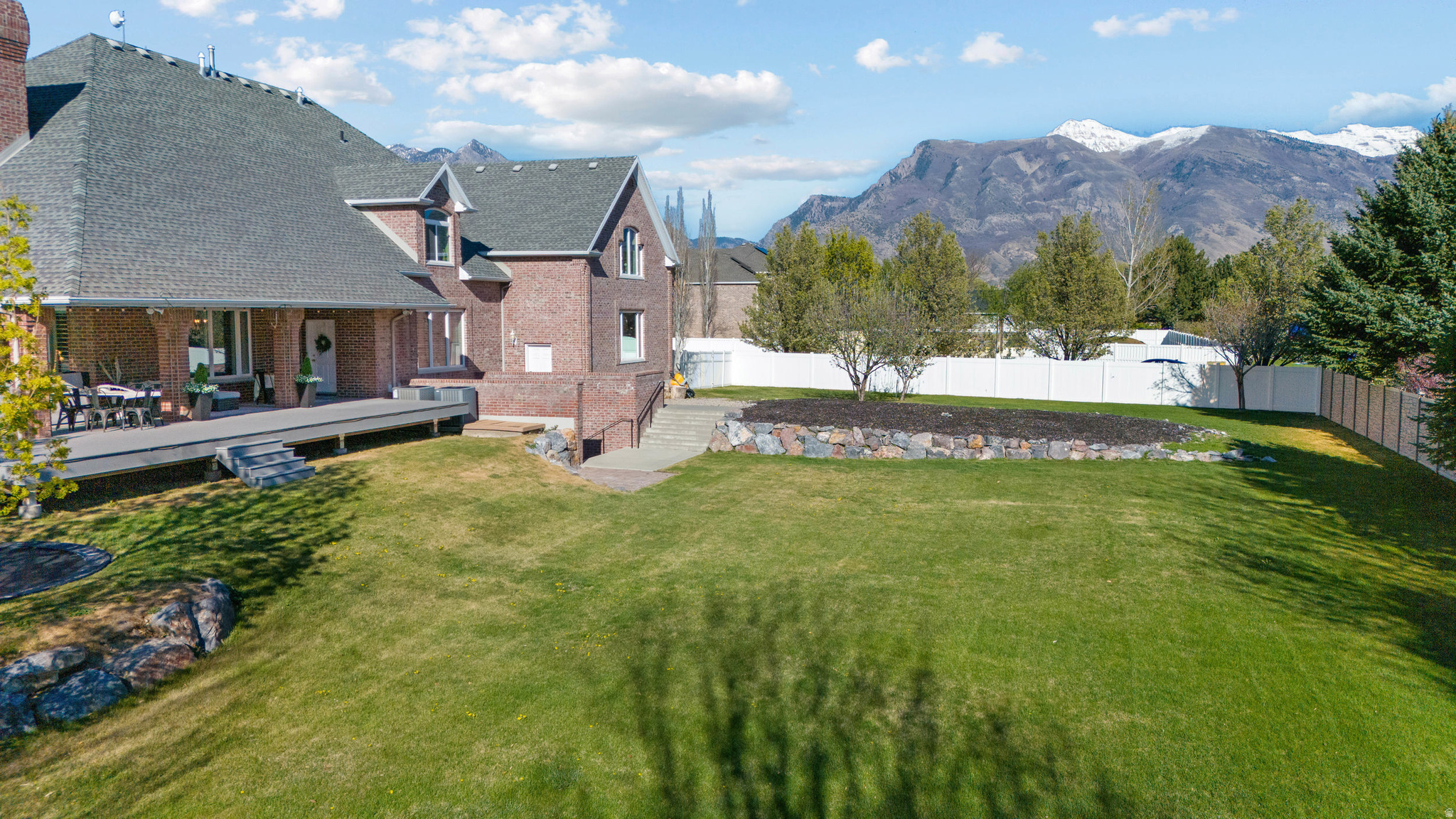 DIAMOND MEADOWS - Residential