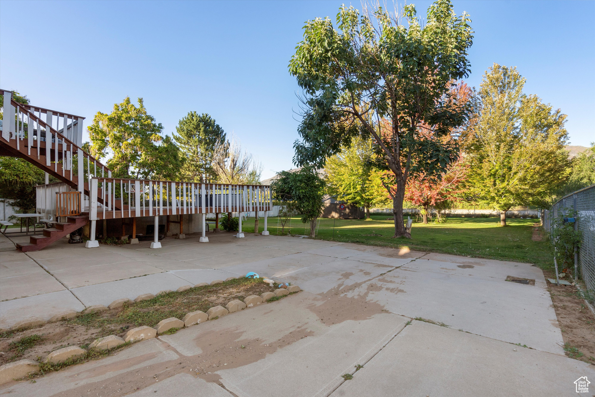 CEDAR BENCH - Residential