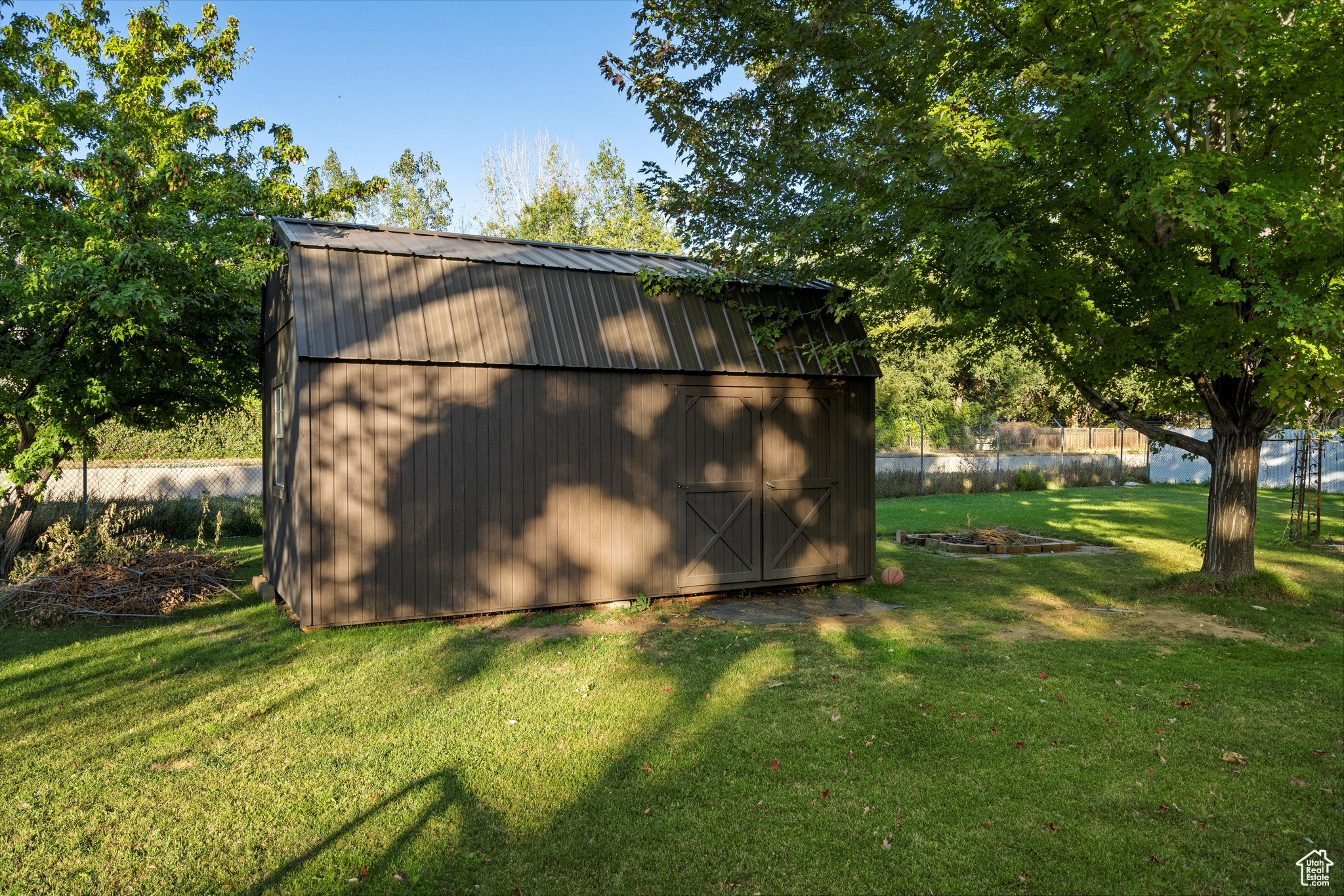 CEDAR BENCH - Residential