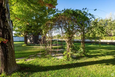 Tiny photo for 2002 E DEER RUN DR RUN, South Weber, UT 84405 (MLS # 2113748)