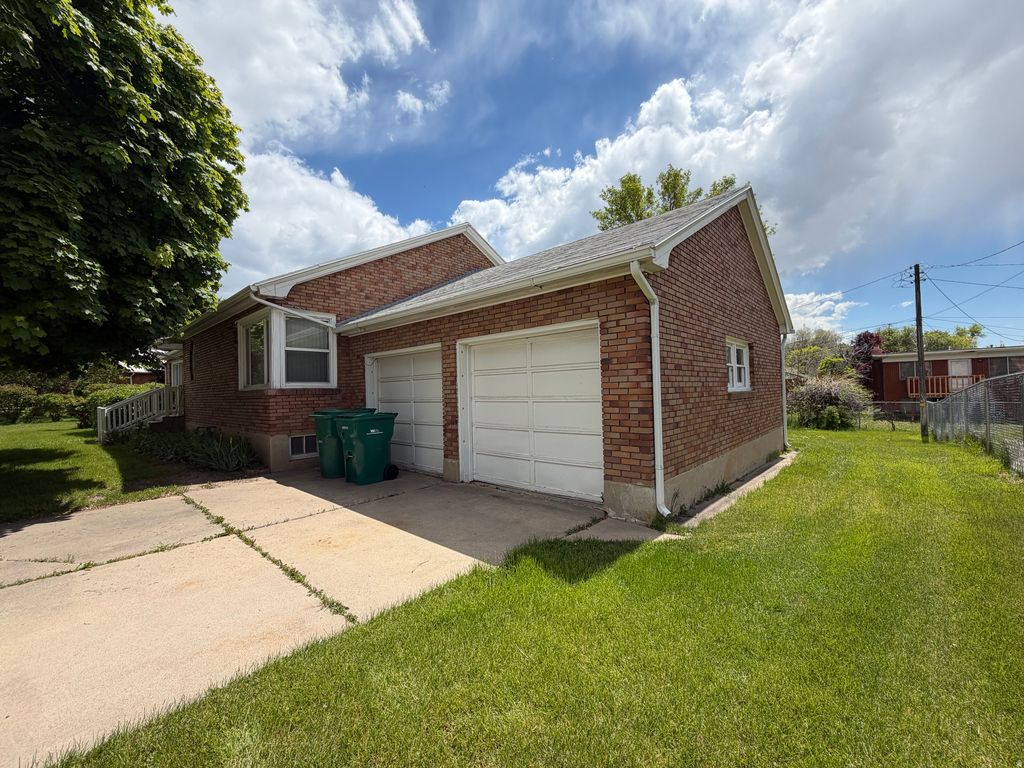 Photo of 550 E GENTILE ST, Layton, UT 84041 (MLS # 2155780)
