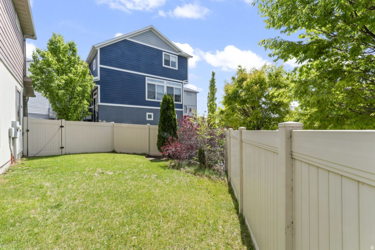 SOUTH POINT - Residential