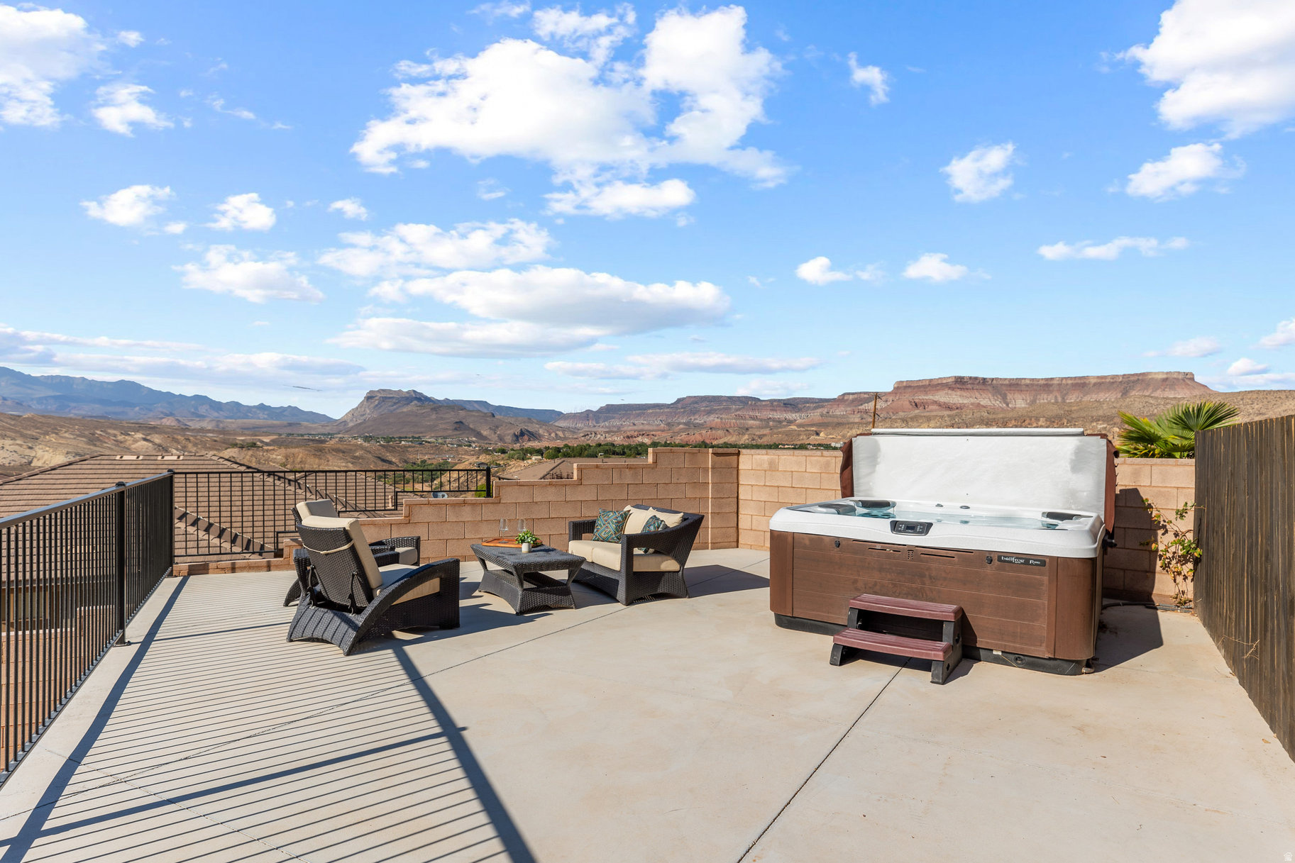 SUNSET RIDGE - Residential