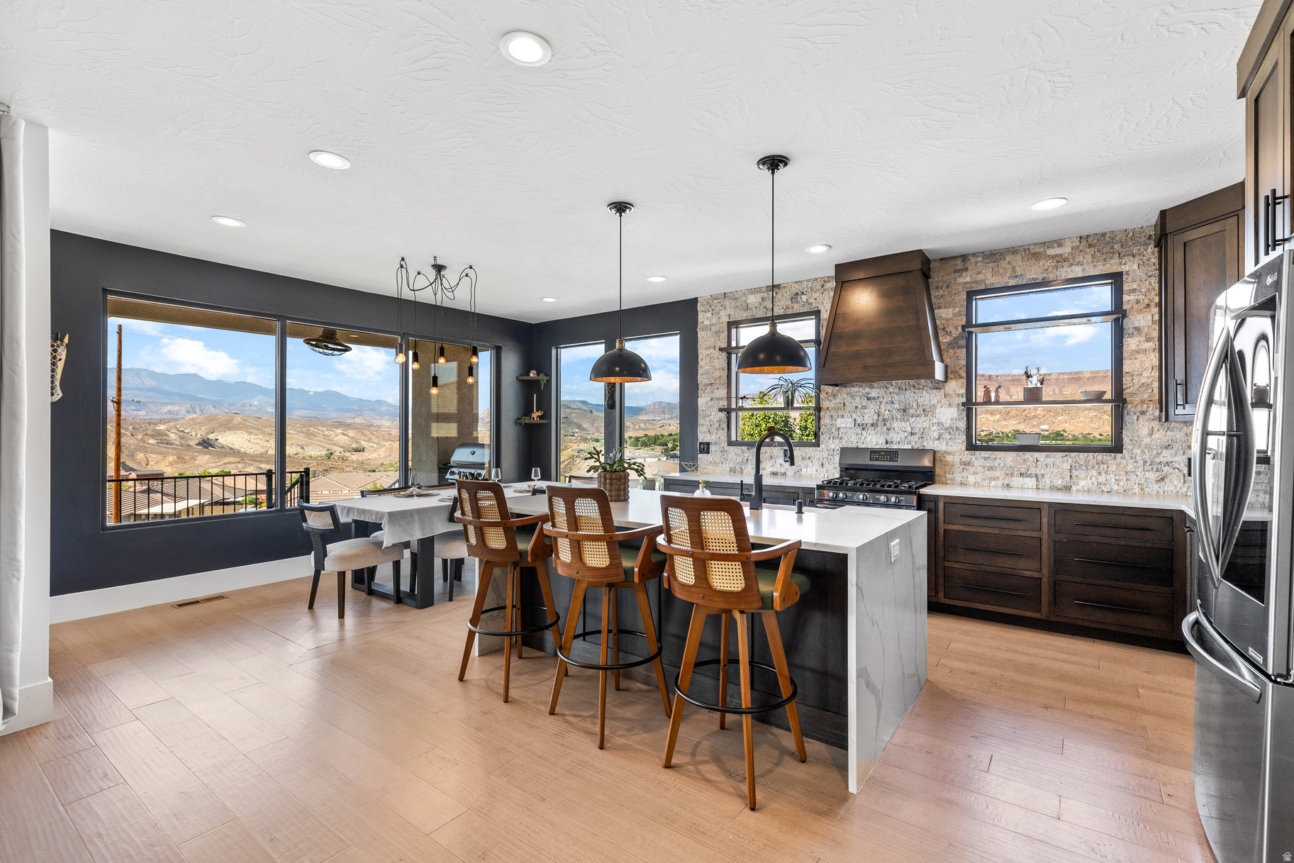 SUNSET RIDGE - Residential