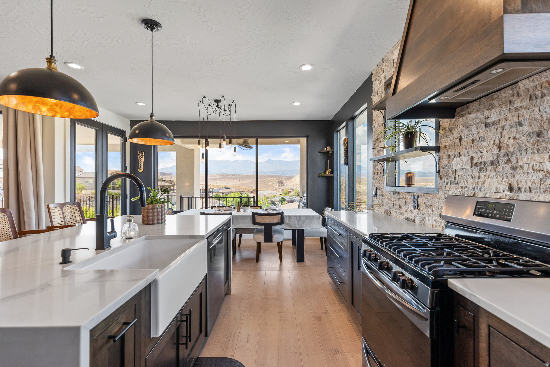 SUNSET RIDGE - Residential