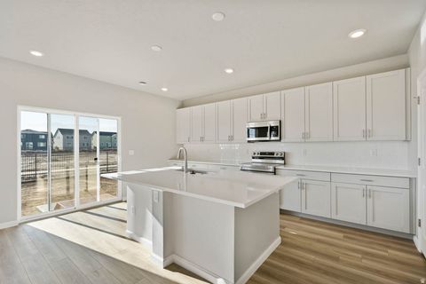 Tiny photo for 7048 N OBSIDIAN WAY, Eagle Mountain, UT 84005 (MLS # 2149736)